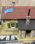 POLA LGB 915 CROSSING KEEPERS HOUSE Train Station G Scale Assembled LN