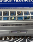 USA Trains G Scale R31006 SANTA FE SUPER CHIEF VISTA DOME Passenger Car MINT LN