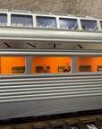 USA Trains G Scale R31006 SANTA FE SUPER CHIEF VISTA DOME Passenger Car MINT LN