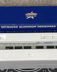 USA Trains G Scale R31006 SANTA FE SUPER CHIEF VISTA DOME Passenger Car MINT LN