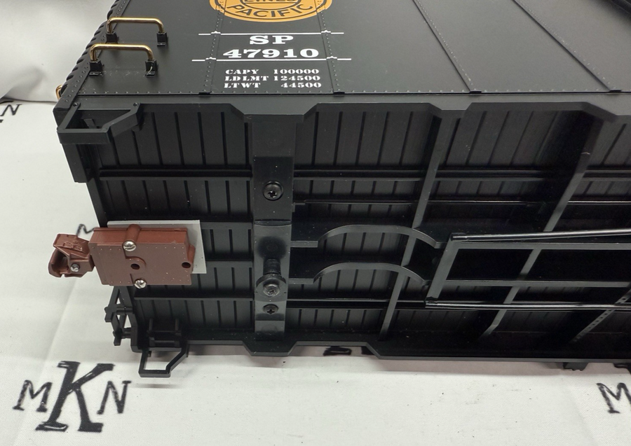 LGB G 47910 SOUTHERN PACIFIC BOXCAR G Scale LN Body No Trucks Kadee