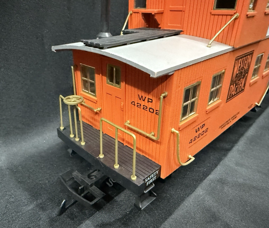 Aristo Craft 42202 Western Pacific Bobber Caboose G Scale 1:29