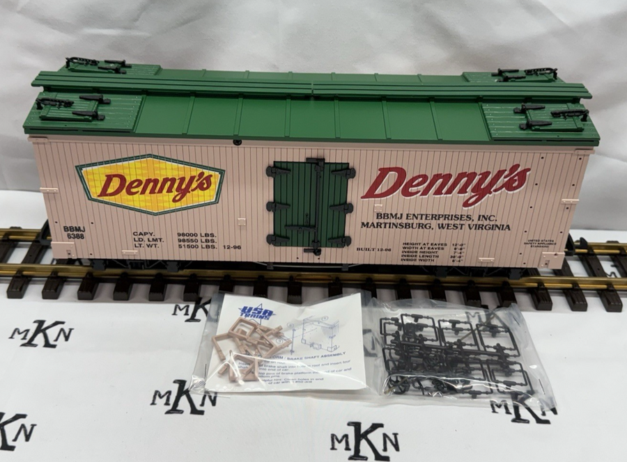 USA Trains Denny's Restaurant Refrigeration Reefer Car G Scale