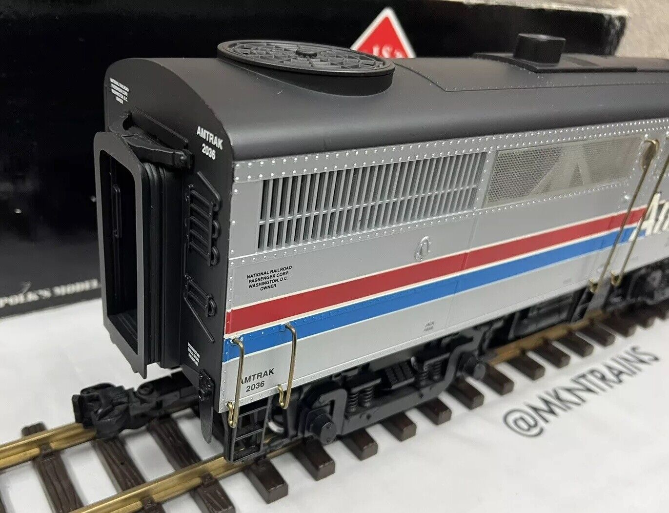 Aristo-Craft 22336 G Amtrak Alco FA-1 Diesel Locomotive - Painted Roof EX/Box