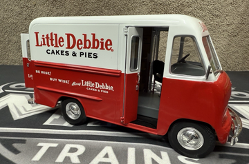Rare Replicas 1950 Ford Step Little Debbie Cakes & Pies Complete 1:24 G Scale LN