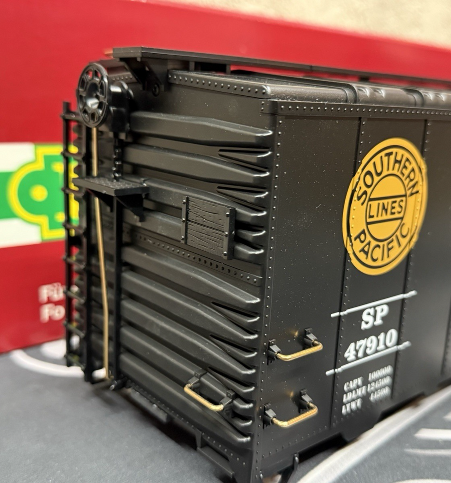 LGB G 47910 SOUTHERN PACIFIC BOXCAR G Scale EX/Box No Trucks Kadee