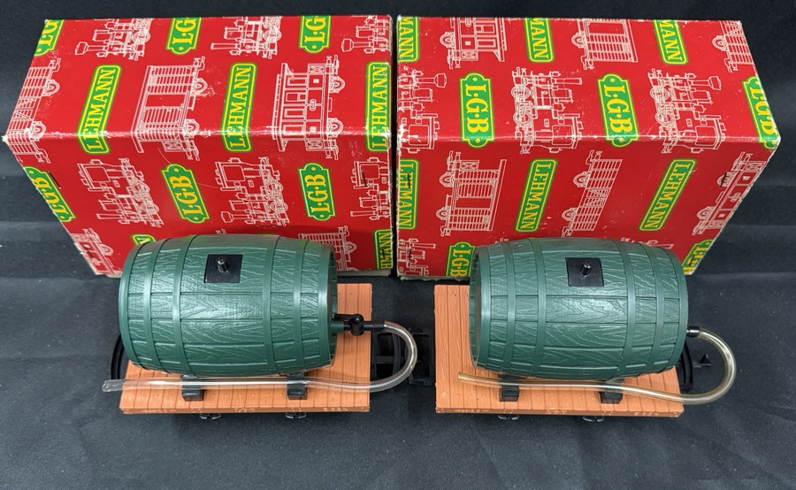 LGB G Scale 4047 Flat Car with Green Wine Barrel x 2 NOS