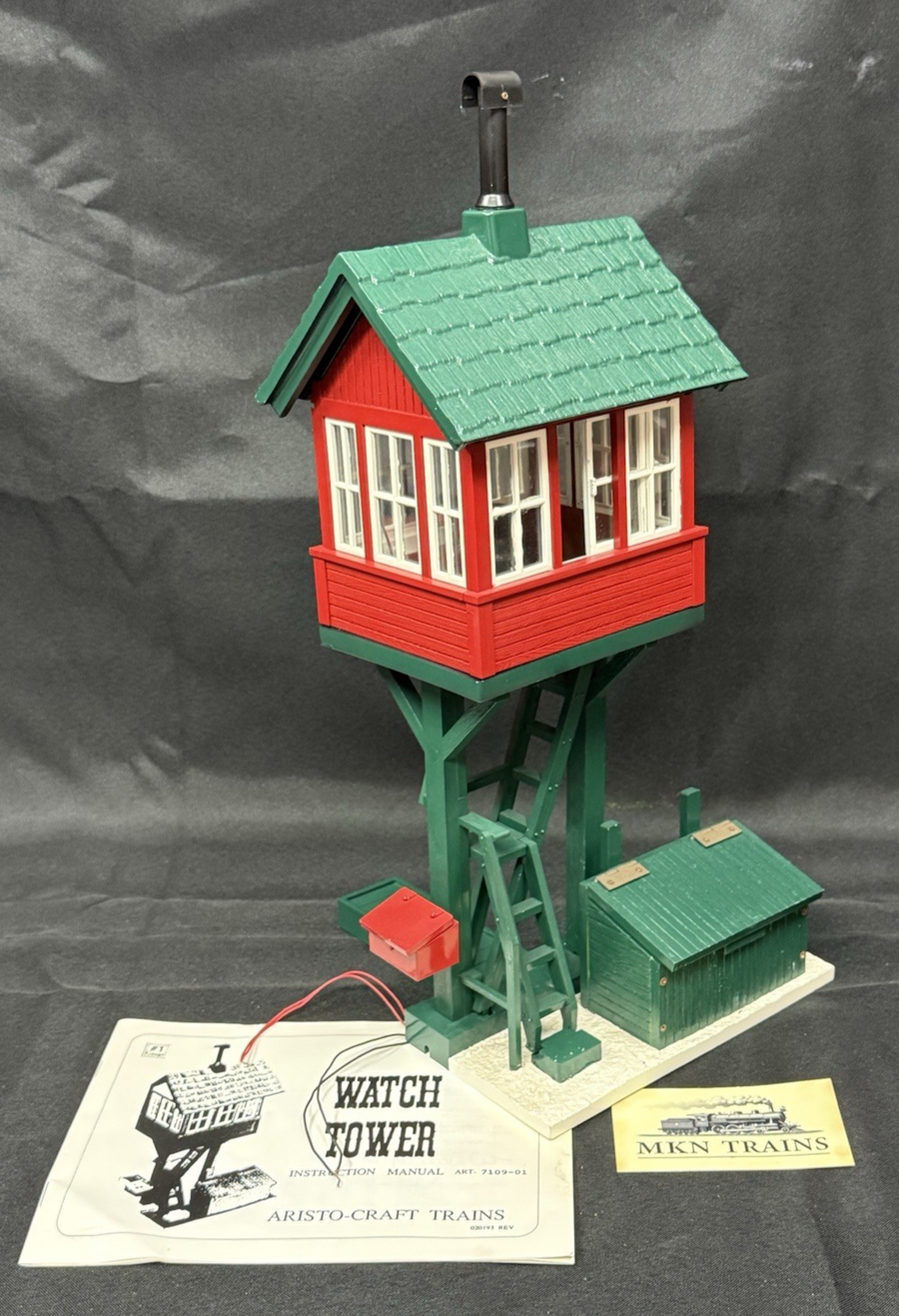 RARE AristoCraft 7109 G Elevated Watch Tower Christmas Green/RED North Pole