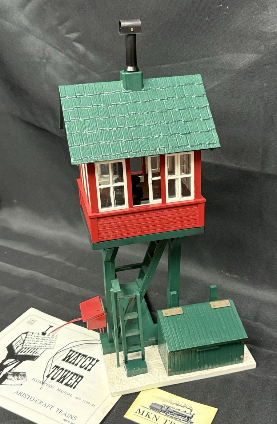 RARE AristoCraft 7109 G Elevated Watch Tower Christmas Green/RED North Pole