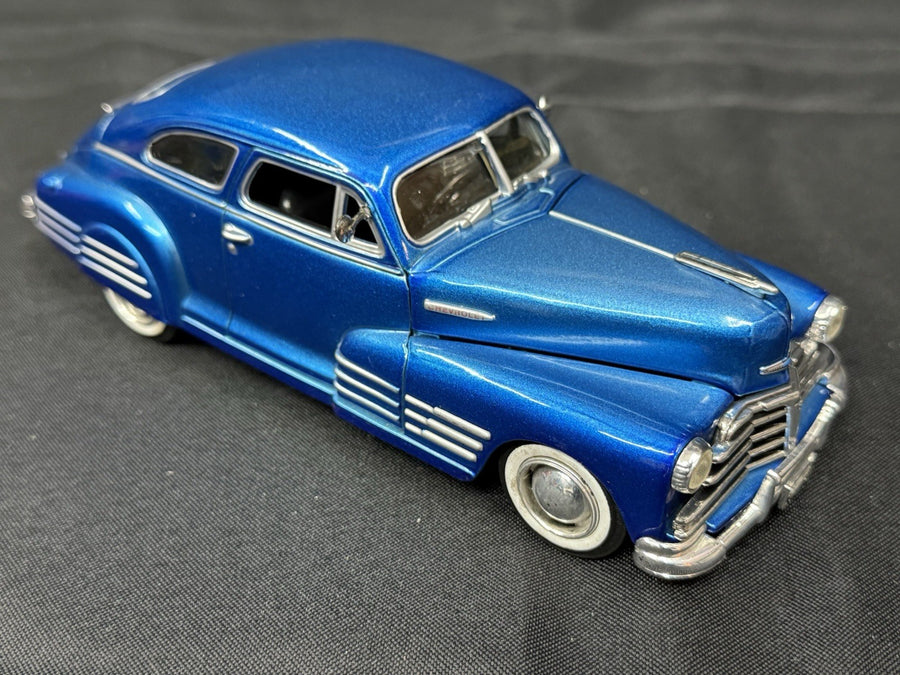 1948 Chevy Aerosedan Fleetline 1/24 Scale Diecast Model by MotorMax - Blue
