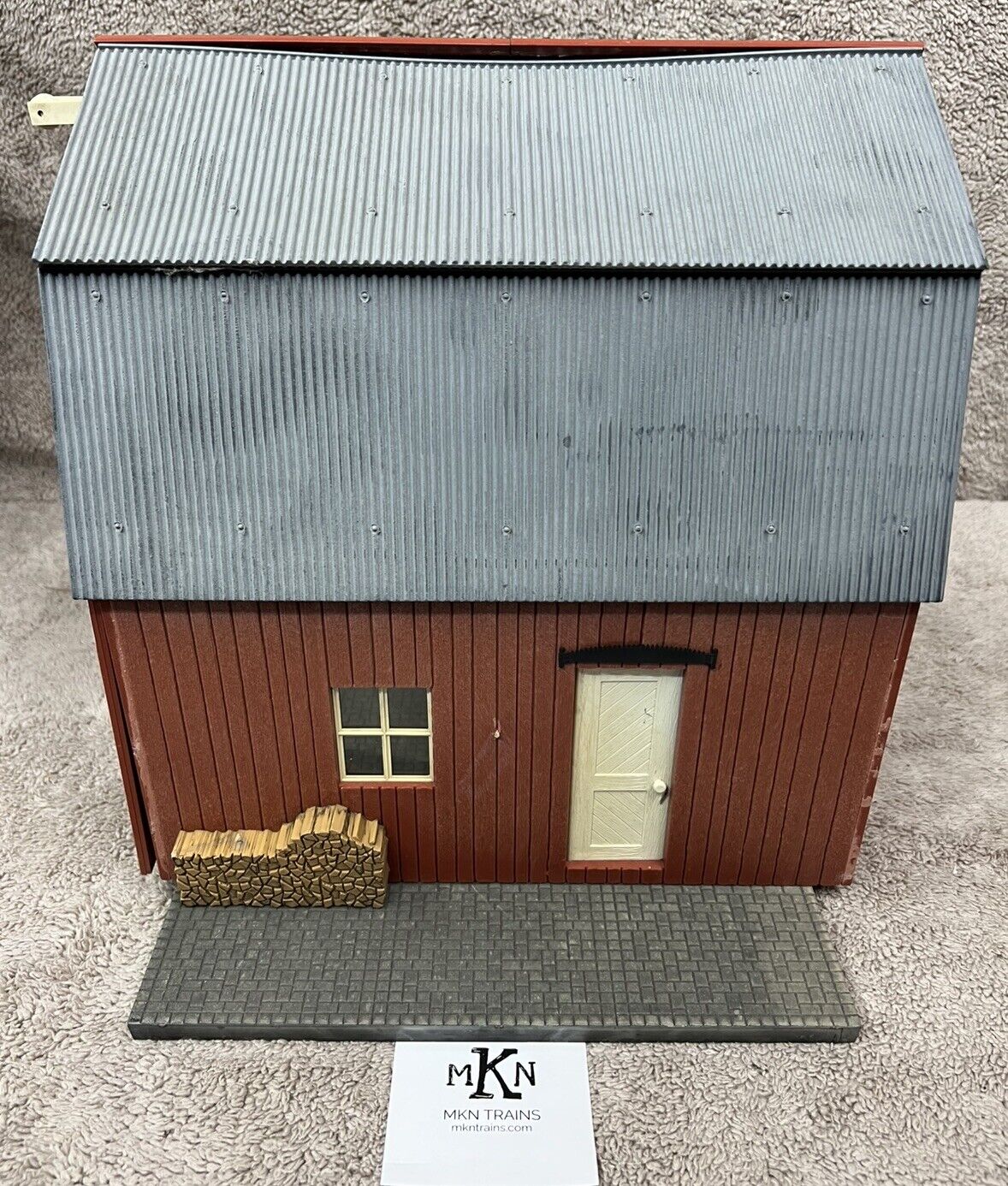 PIKO 62110 G-Scale Red Barn Excellent Condition Wiith Barn Animals/Base Plate