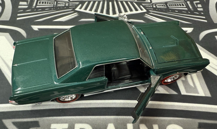 1965 Pontiac GTO WELLY 22092 Metallic Green 1:24 G SCALE DIECAST CAR LN/no box