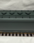 USA Trains R14112 Chicago NW 4-BAY Center Flow Covered Hopper #176551 G Scale