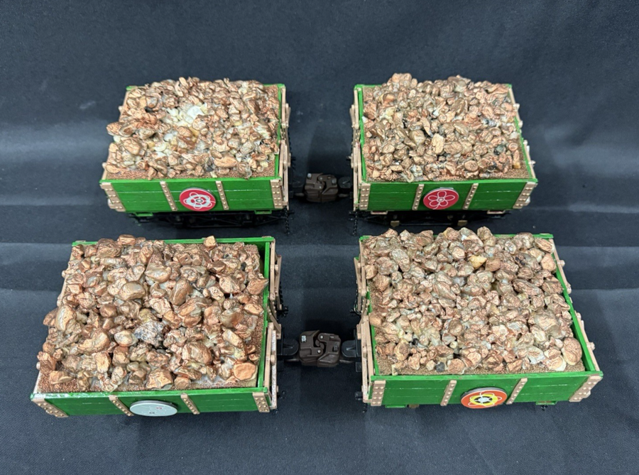 Bachmann G SCALE Wood Side Dump Cars (4 total) with Custom Gold Loads Very Nice