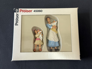 Preiser 45060 "Nursemaid (Nanny) w/Child" 1:22.5 G Scale New