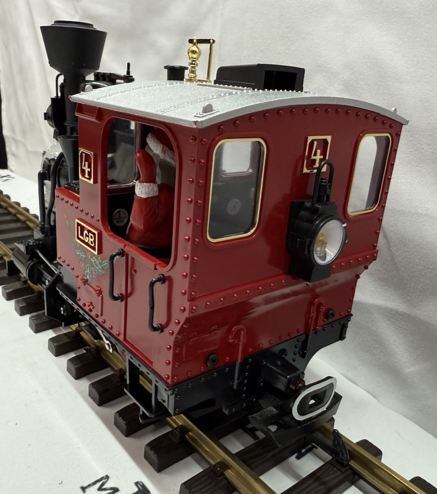 LGB 2320D CHRISTMAS 0-4-0 STEAM ENGINE WITH SANTA CLAUS G Scale New