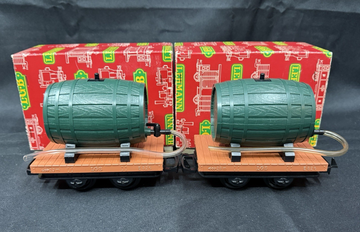 LGB G Scale 4047 Flat Car with Green Wine Barrel x 2 NOS