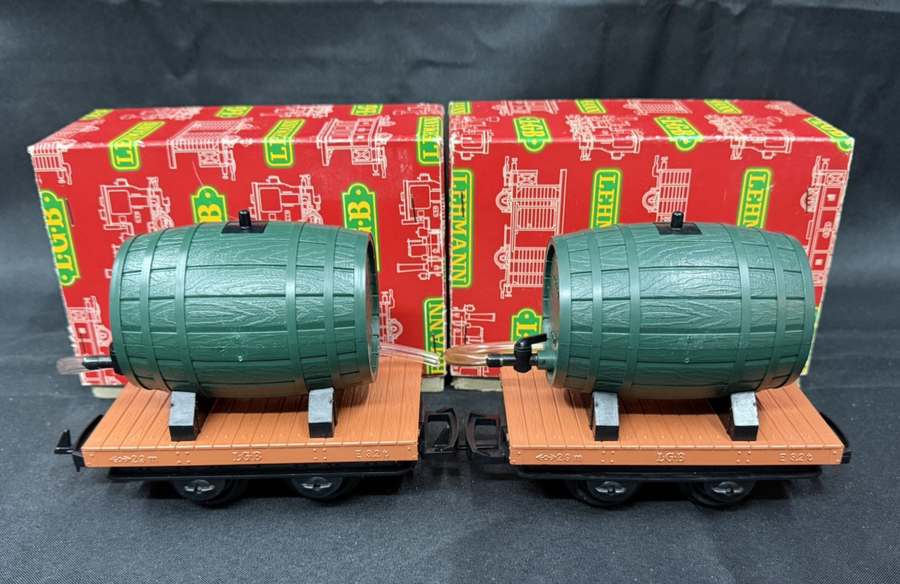 LGB G Scale 4047 Flat Car with Green Wine Barrel x 2 NOS