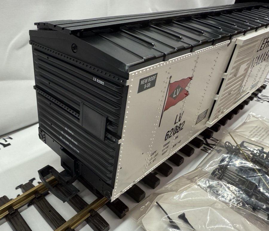 USA Trains R19060D Lehigh Valley Simulated Steel Box Car #62082 G Scale