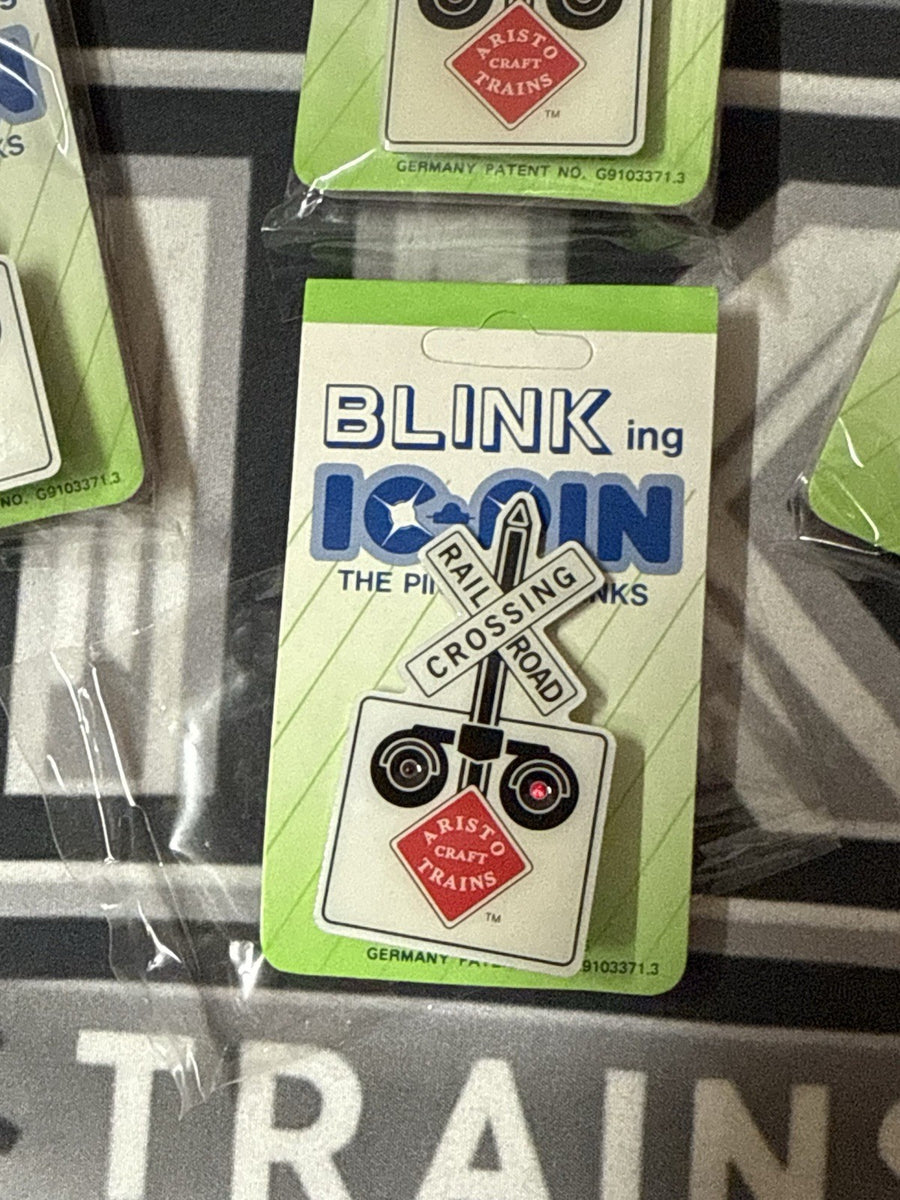 Vintage ARISTO-CRAFT  TRAINS Blinking Hat Pins New Sealed 4 total pieces G Scale