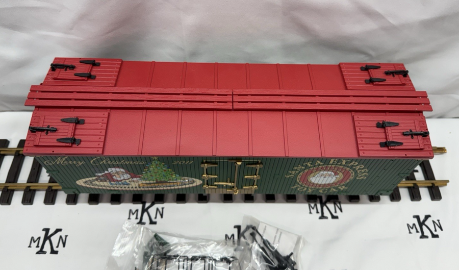USA TRAINS R13029 MERRY CHRISTMAS 2011 Santa Express Reefer Car G Scale
