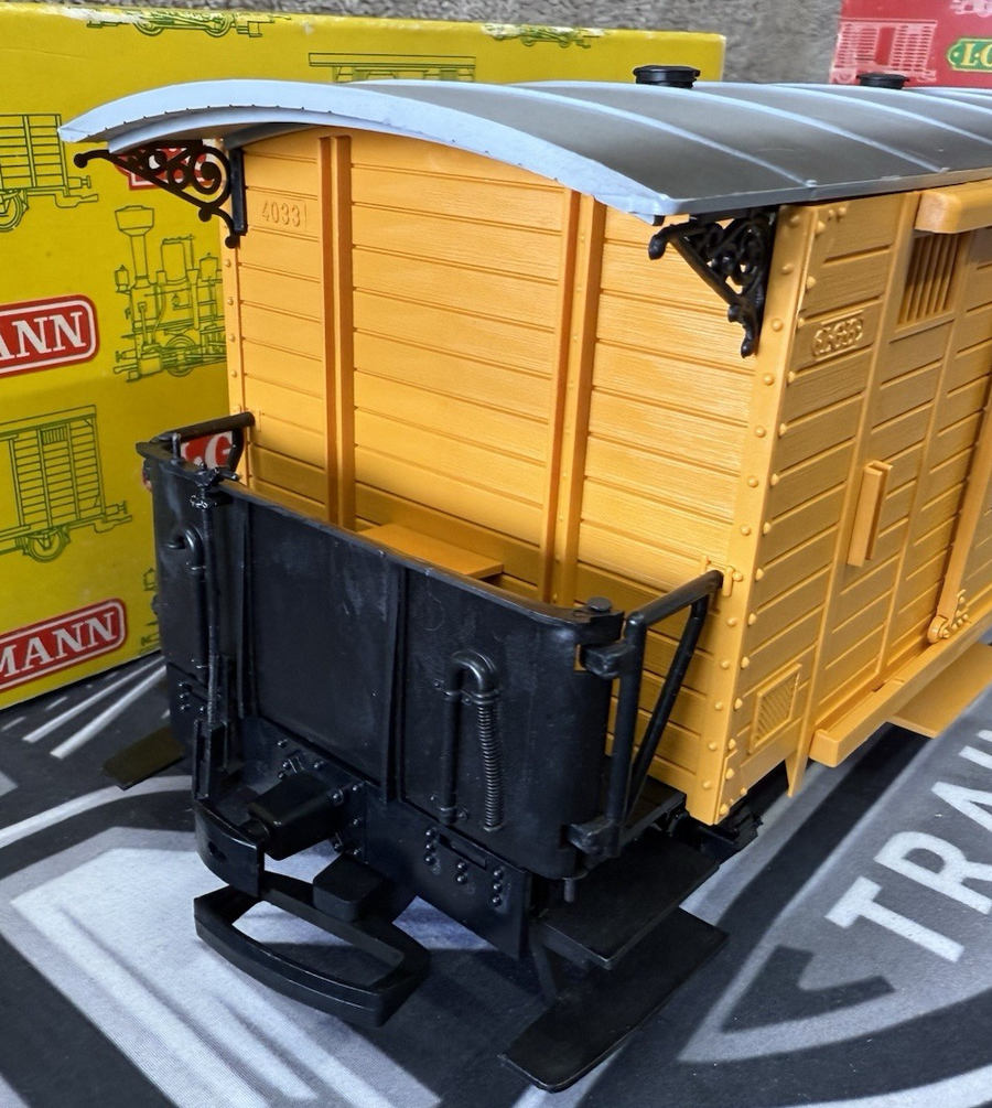 LGB 4033 G Scale Chiquita Boxcar Box Old Stock Ex Early Years yellow