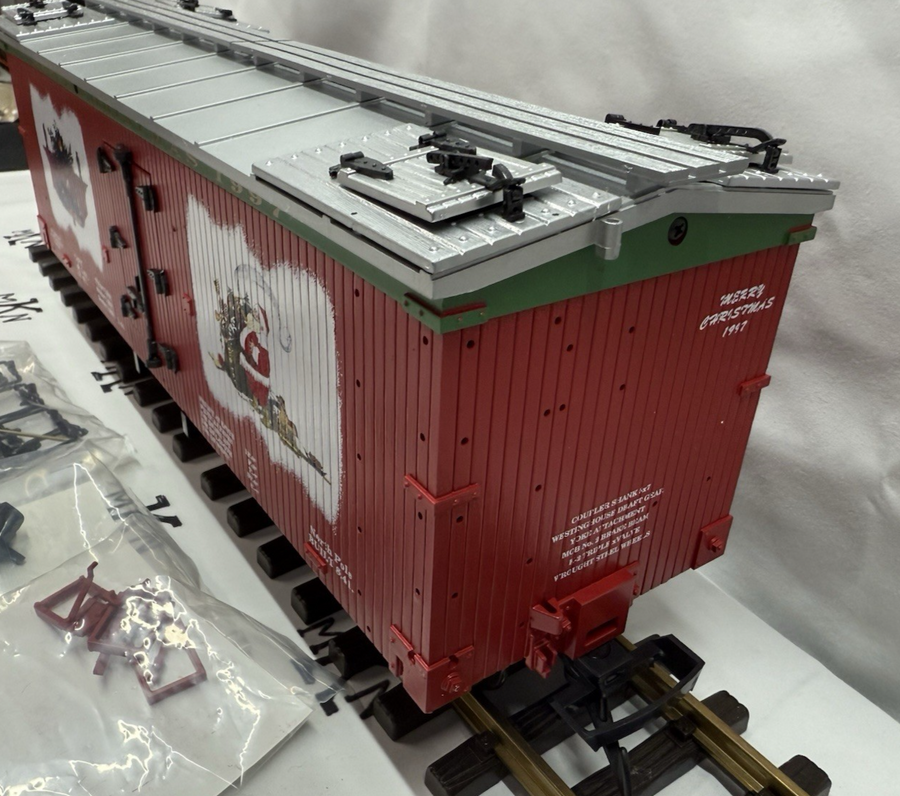USA Trains R-13015 Christmas 1997 Refrigerator Reefer car G Scale