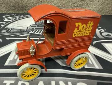 Ertl 1905 Model C Ford Delivery Van Coin Bank #3251 Do It Best Center 1:24