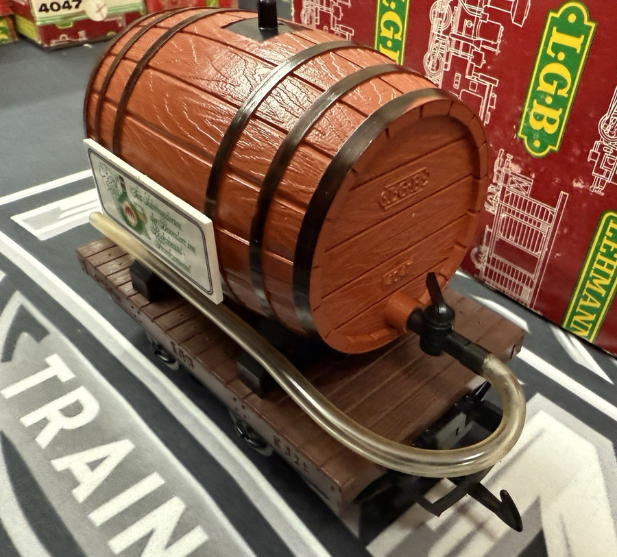LGB 4047 G-Scale Wine Beer Barrel in NEW old stock G Scale Flat Car Box