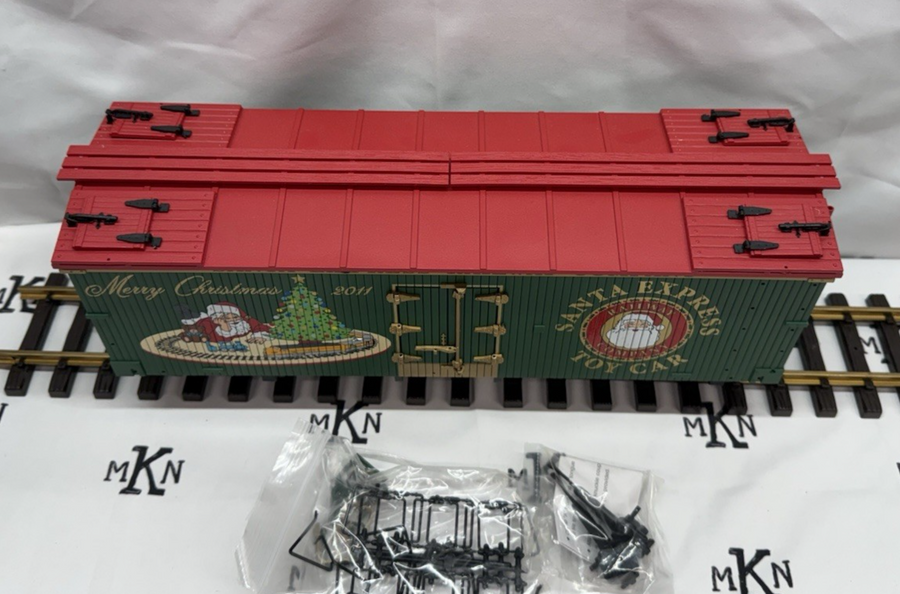 USA TRAINS R13029 MERRY CHRISTMAS 2011 Santa Express Reefer Car G Scale