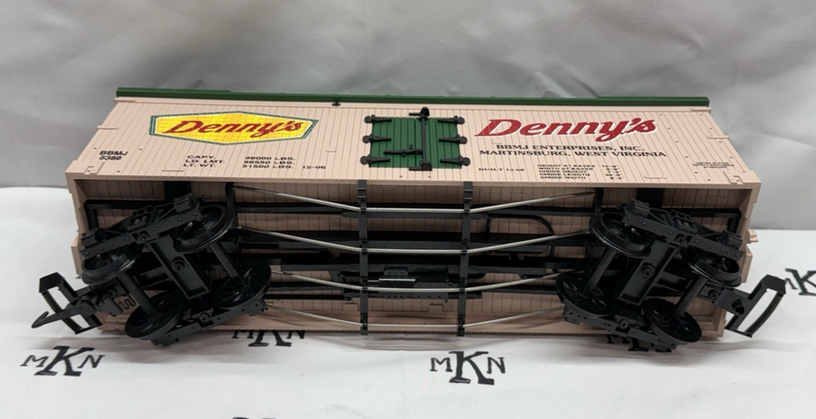 USA Trains Denny's Restaurant Refrigeration Reefer Car G Scale