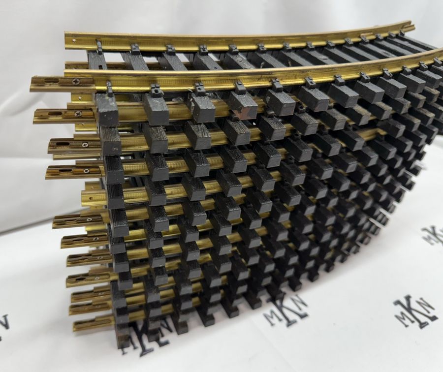 Aristo-Craft ART-30100 US Style 4' Diameter (12) Curved Brass Track G Scale EX