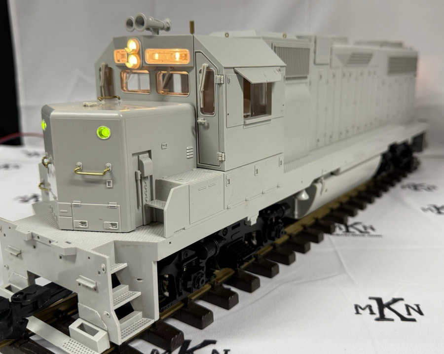 USA Trains R22200 GP38-2 EMD UNDECORATED Diesel Locomotive MINT G Scale Tested