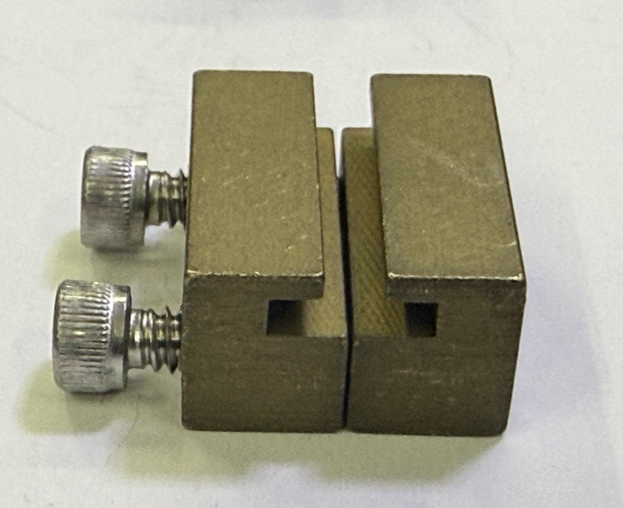 Hillman's 332-01 x12 Brass Metal Rail Clamps G Scale 12 Total per orde ...