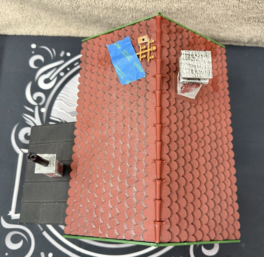 POLA LGB 915 CROSSING KEEPERS HOUSE Train Station G Scale Assembled LN