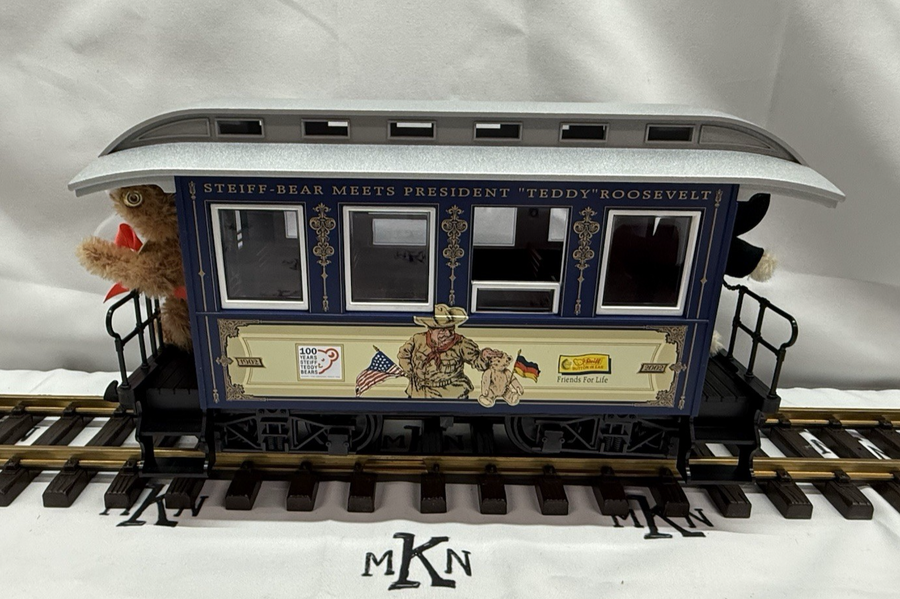 LGB 39073 Teddy Roosevelt Steiff Bear Passenger Coach G Scale