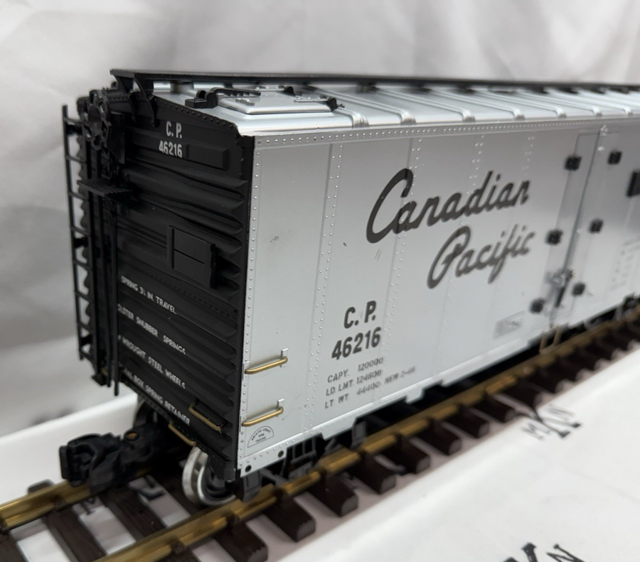 Aristo Craft Art 46216 Canadian Pacific Reefer Metal Wheels LN/Box