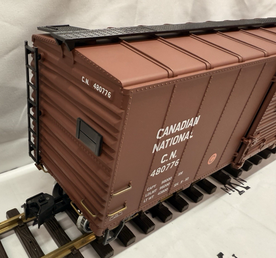 Aristo-Craft ART 46057 G Scale Canadian National Maple Leaf Boxcar metal wheels
