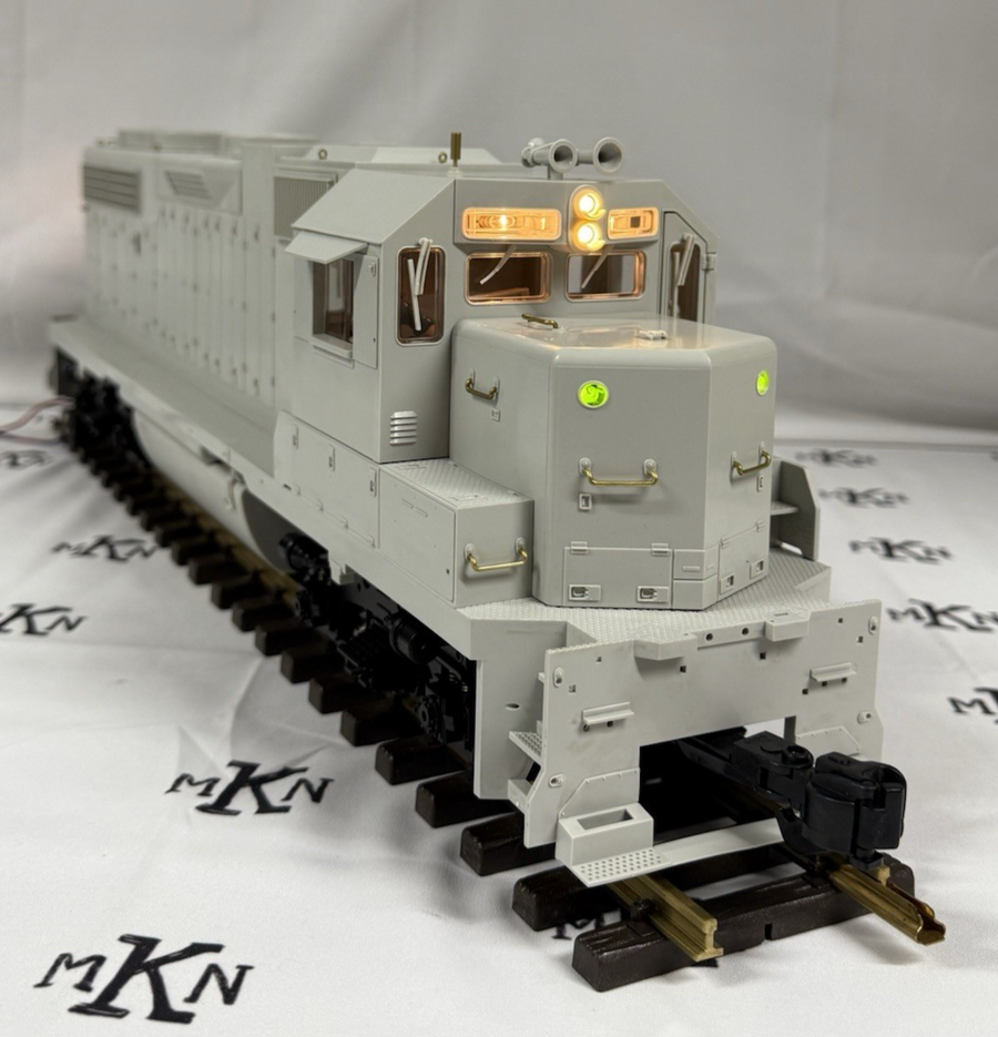 USA Trains R22200 GP38-2 EMD UNDECORATED Diesel Locomotive MINT G Scale Tested