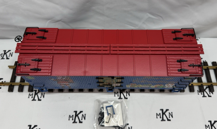 USA Trains R13025 Christmas “Merry Christmas” Refrigerator Reefer Car G Scale