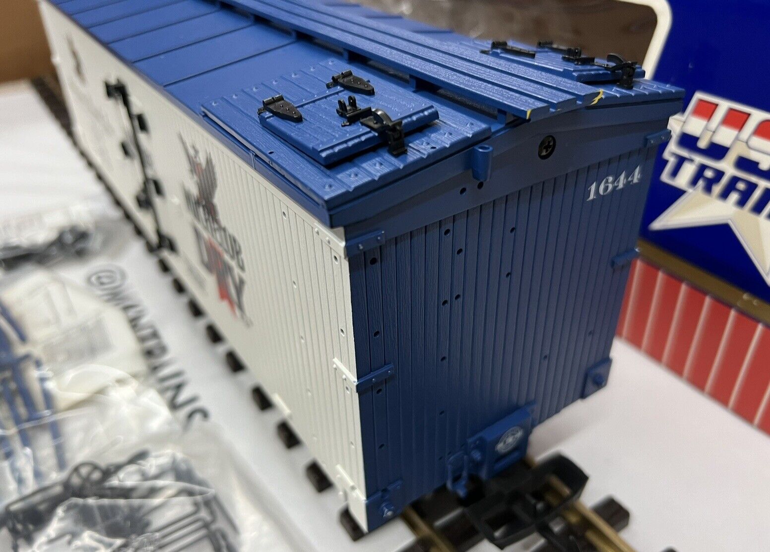 USA TRAINS ANHEUSER BUSCH INC. Michelob Dry BEER REEFER # 1644 – MKN Trains