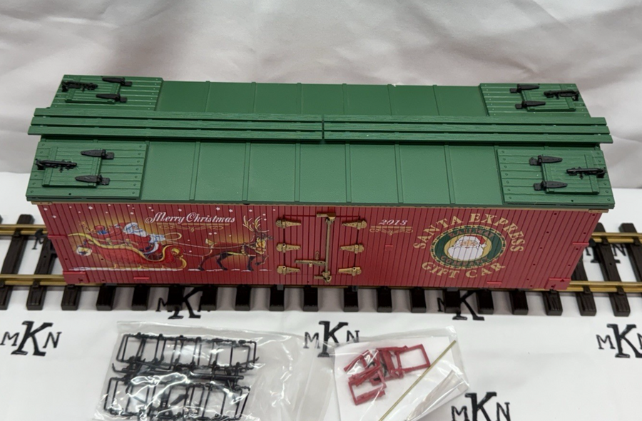 USA Trains R13031 Merry Christmas 2013 Reefer Car Santa Express G Scale