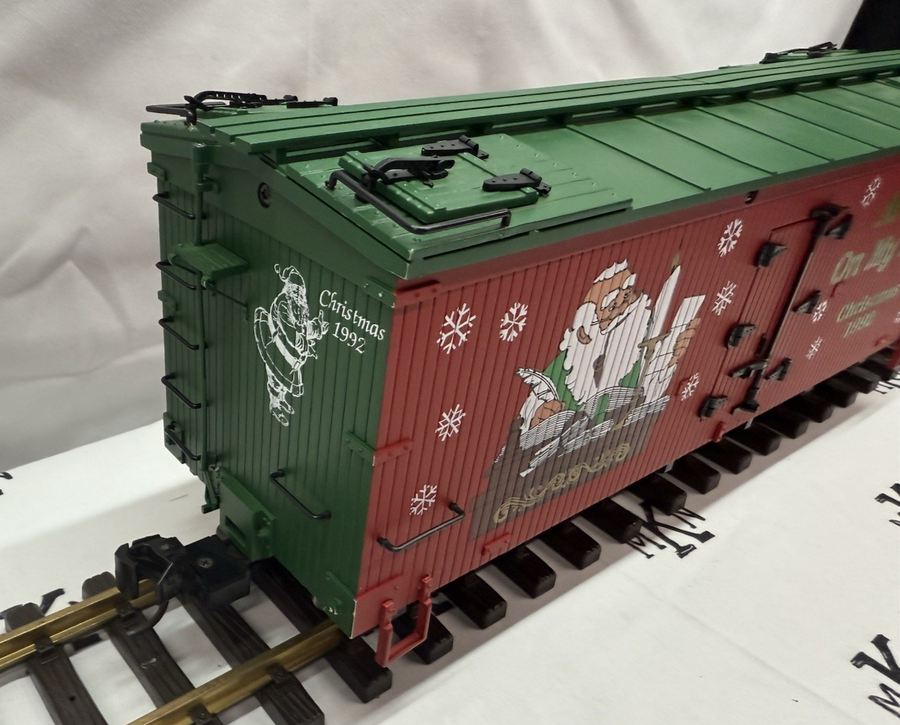 USA Trains R-13011 Christmas "Are You On My List" 1993 Reefer Metal Wheels G