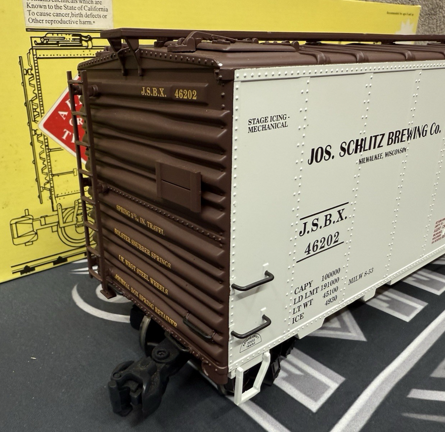 ARISTO CRAFT ART-46202 SCHLITZ BEER Reefer METAL WHEELS G SCALE LN/BOX