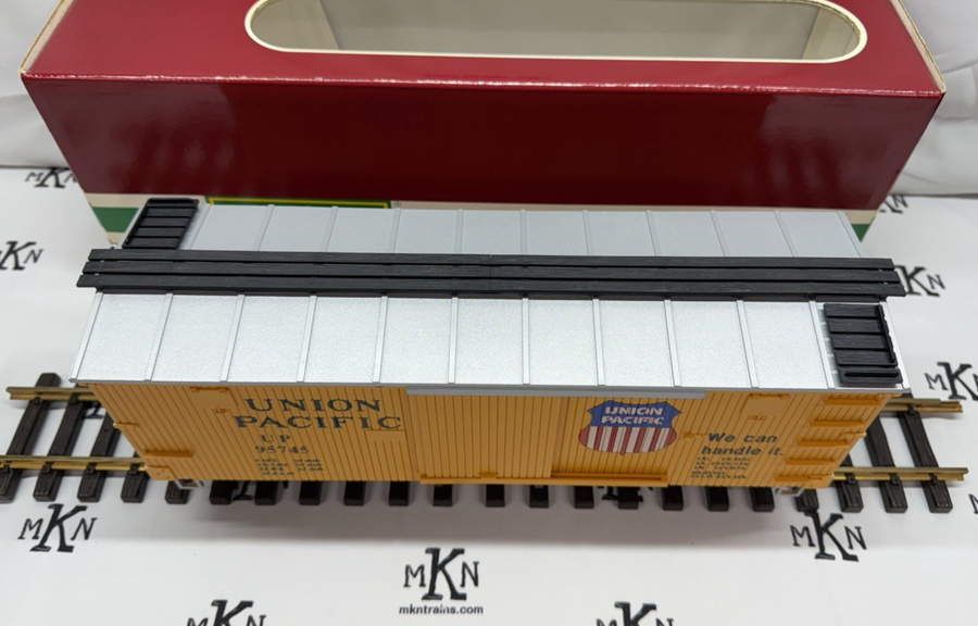 LGB 4067-A01 Union Pacific Boxcar G Scale New/Box/Sleeve