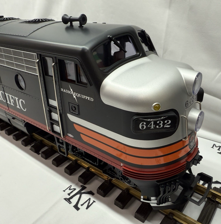 LGB 24570 SOUTHERN PACIFIC BLACK WIDOW F7 DIESEL LOCOMOTIVE TRAIN #6432 G Scale