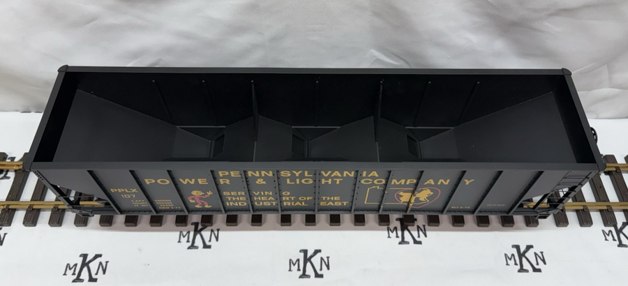 Aristo Craft 41497S-C Pennsylvania Power Light Co. 3 Bay 100 Ton Hopper G Scale