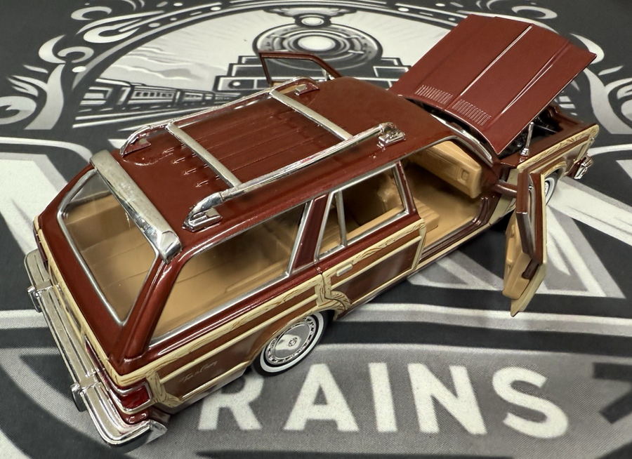 1979 Chrysler Lebaron Town and Country Burgundy 1/24 Diecast Model Car by Mot...