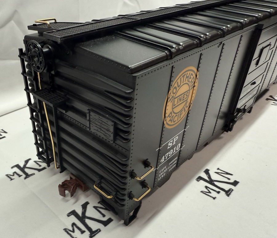 LGB G 47910 SOUTHERN PACIFIC BOXCAR G Scale LN Body No Trucks Kadee
