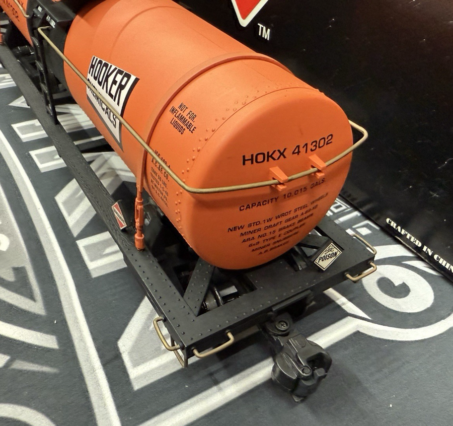 Aristo-Craft 41302 Hooker Single Dome Tank Car G Scale LN/Box